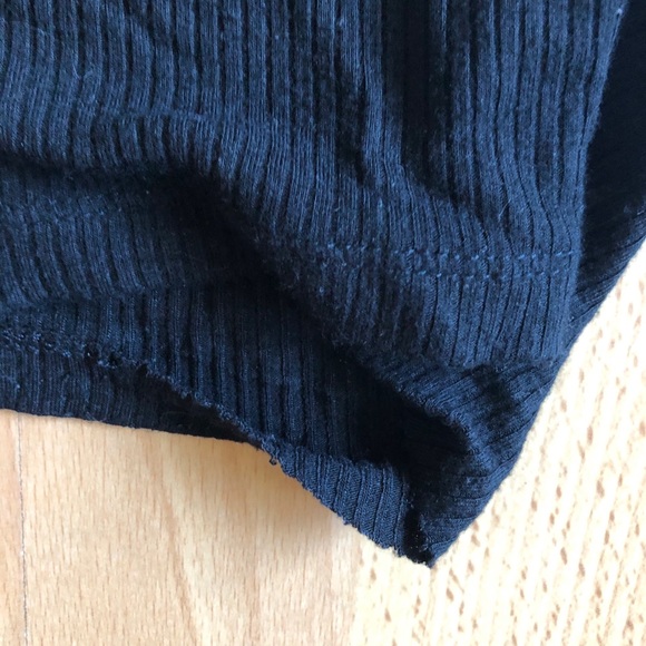 ✨ High-neck Cropped Tank✨ - Picture 4 of 4